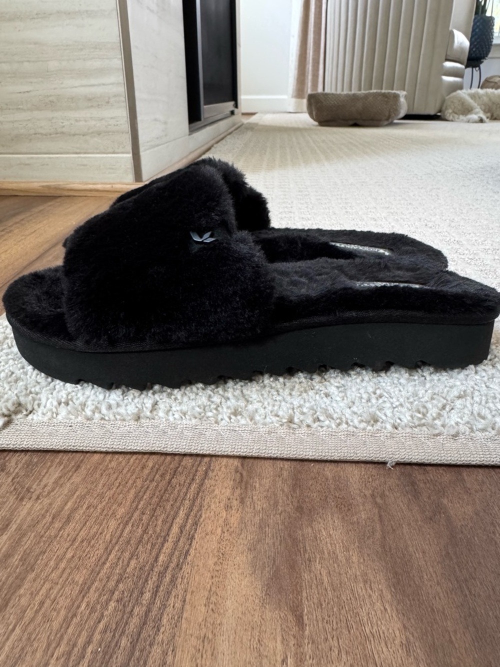 ❤️Koolaburra Black Faux-Fur Slide Slippers Size 7